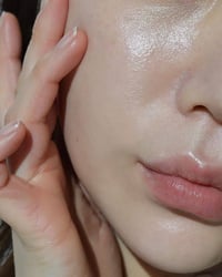 كريم طبيعي • تبييض ونضارة • يعالج التصبغات