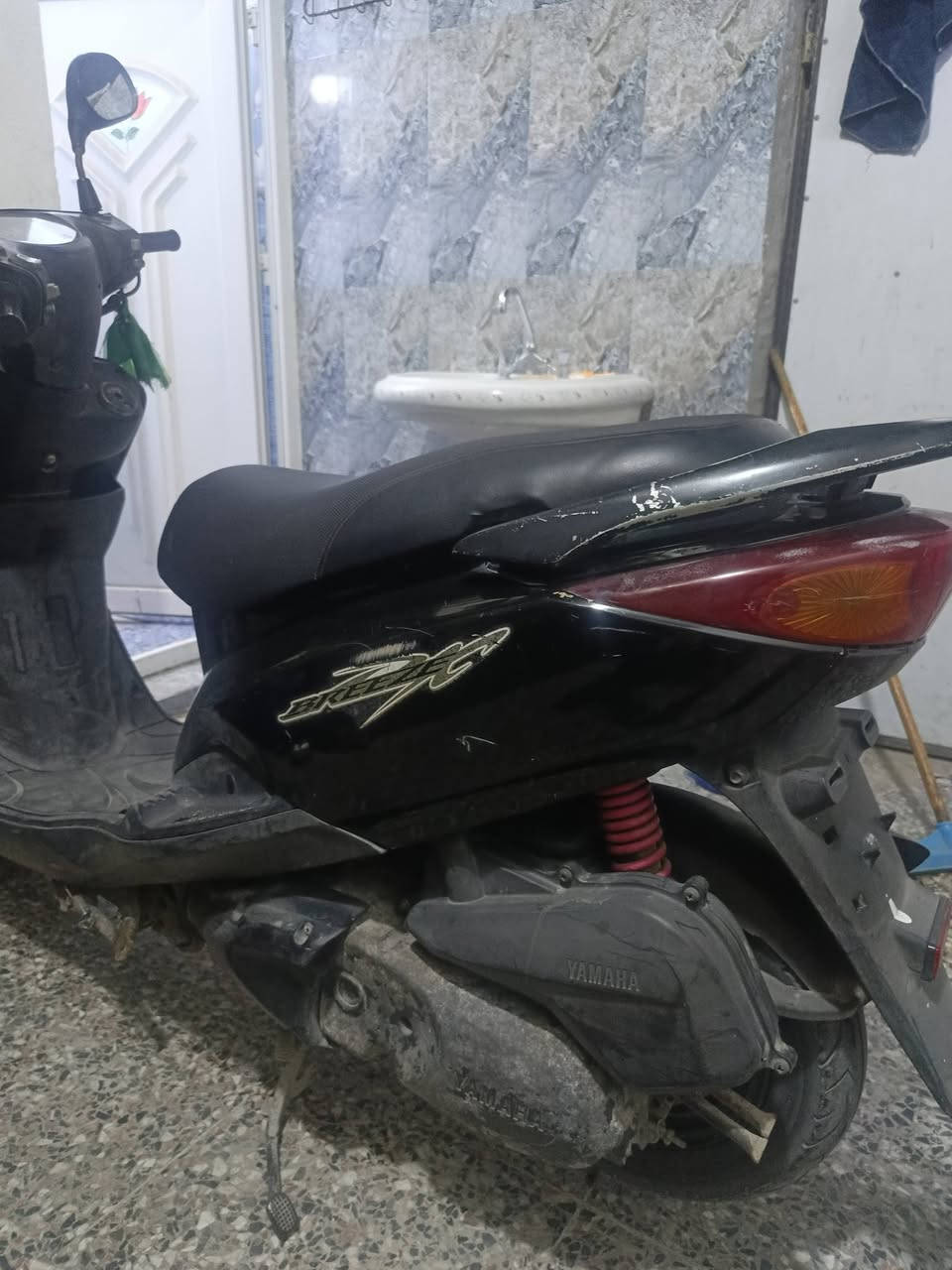 سلام عليكم دراجه بريز صارلهة ٢٠يوم من نازله بعدهي زيرو السعر850وبيهة مجال مكانهة مدينه الصدر الشماعيه للتواصل***********
