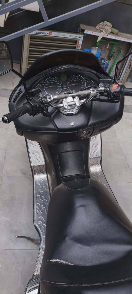 دراجه فورزه كفاله عامه لبيع 08 السعر 900بيه مجال حك جيه النوان البصره قضاء القرنه حي الجمعه قرب جامع الامام الحسين رقم الهاتف ***********
