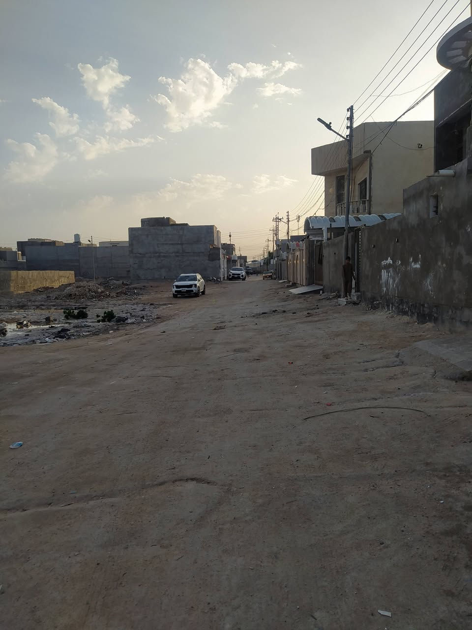 #اسعد_الله_اوقاتكم_بكل_خير⁉️👋 
البصره 
هاتف ☎️ *********** ☎️
قطع للبيع 
مساحه 400 م 
واجه 20 نزال 20
حي الياسمين مقابيل حي بغداد 
طابو زراعي عراقي سند 25 
وكاله و نسخ من طابو و مكاتب 
ماء كهرباء مدارس نت 
شارع 10 م 
السعر 130 و بي مجال 
هاتف ☎️ *********** ☎️
