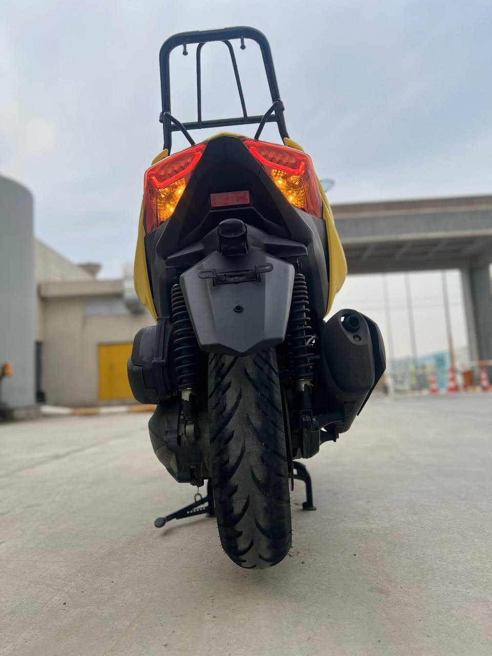 السلام عليكم اخوان
للبيع فقط السعر (( 33 )) 
بدون لوحات بدون كمرك
Yamaha Xmax 300cc
ياماها اكس ماكس 300 سيسي
موديل 2023
الدراجه فول 
ABS بريك 
تراكشن مانع تزحلق
بكلايت واشاير ولايتات كله لد بلاد
حماله تلفون وشاحنه بلاد
بصمه تشغيل عن بعد
جهاز انذار ومانع سرقه
وباقي المواصفات معروفه
الدراجه رمبة بحاله الشركه 
(( اخت الزيرو ))
مكاني بغداد ابودشير
ضياء ***********
