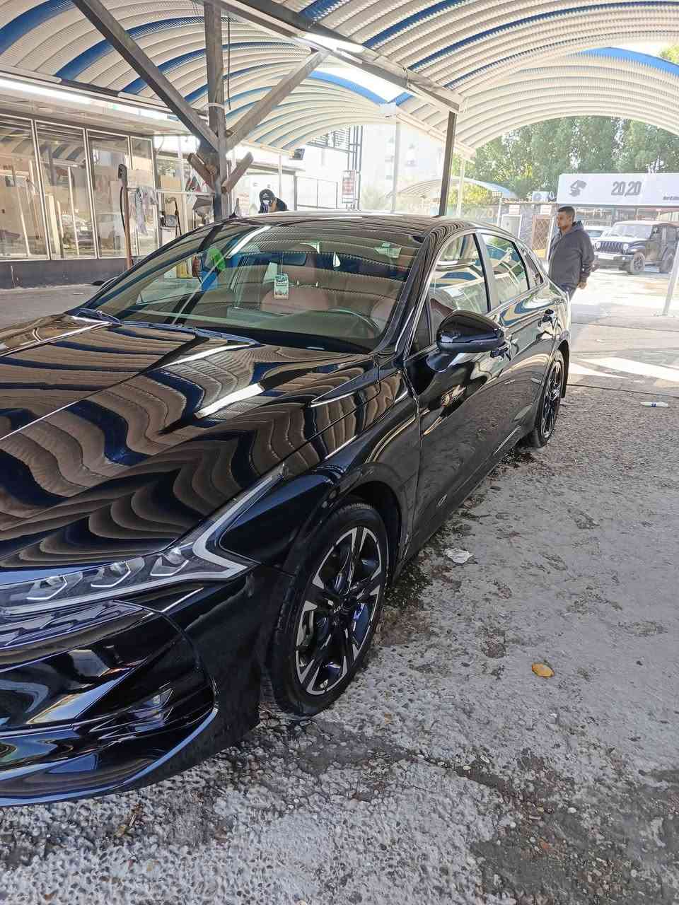 سلام عليكم K5 2024 وارد امريكي بيه 3قطع صبغ الدواخل سليمه بدون ضرر إرباك سليم ما طاك فول داخل احمر السياره رقم بغداد بسمي السعر 165 بي مجال بسيط ***********
