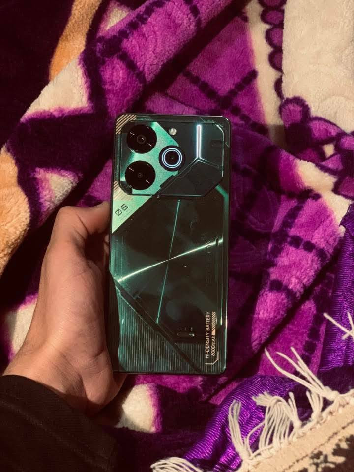 سلام عليكم
  TECNO POVA 6 Pro 5G 
ذاكره256 عشوائيه24 بطاريه 6000 صوت ستريو معالج Dimensity 6080 فول ألعاب 60 فريم ببجي فريم  غراضه ، كامله حته حافضته مال شركه موجوده
مكاني تكريت/البوعجيل
السعر قيم من حض وبخت
او يرهم مراوس بأيفون حسب القناعه 
***********
