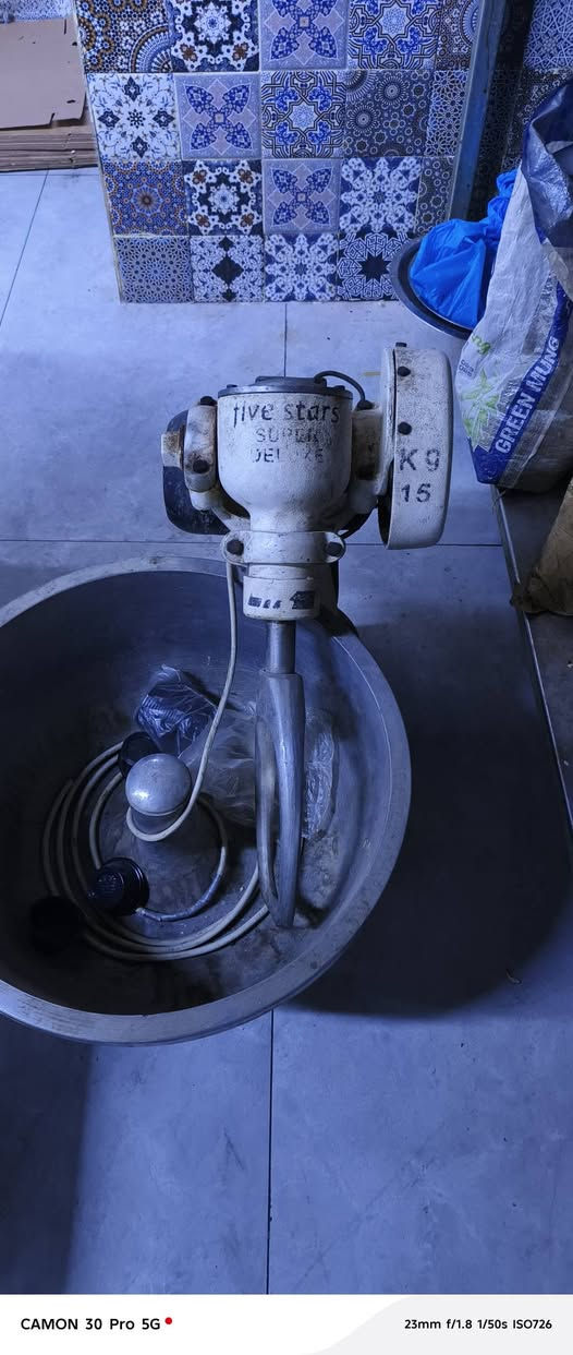 سلام عليكم غراض مطعم كامله لبيع مكلف بل نشر مكان كربلاء حي الحسين
***********
