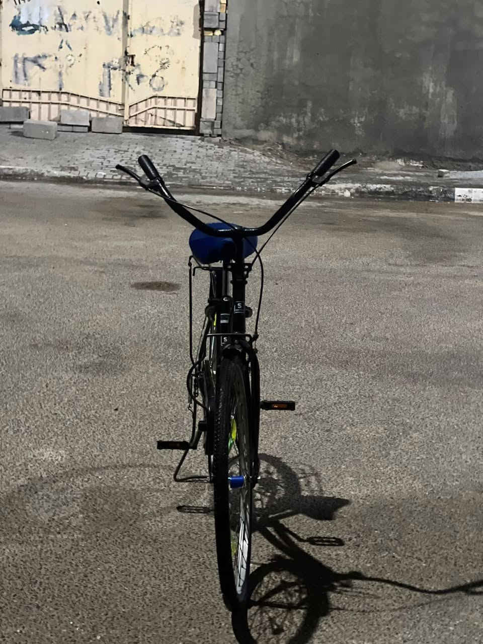 بايسكل بناتي موديل 2016 شركه سانتوس بايسكل لون اسود مكفول ماعدا المدگر بي طعجه خفيفه 
اشتريته قبل شهر تنزيل حاويه 
السعر 175 وبي مجال للطيبين
الرقم /***********
المكان/بصره
