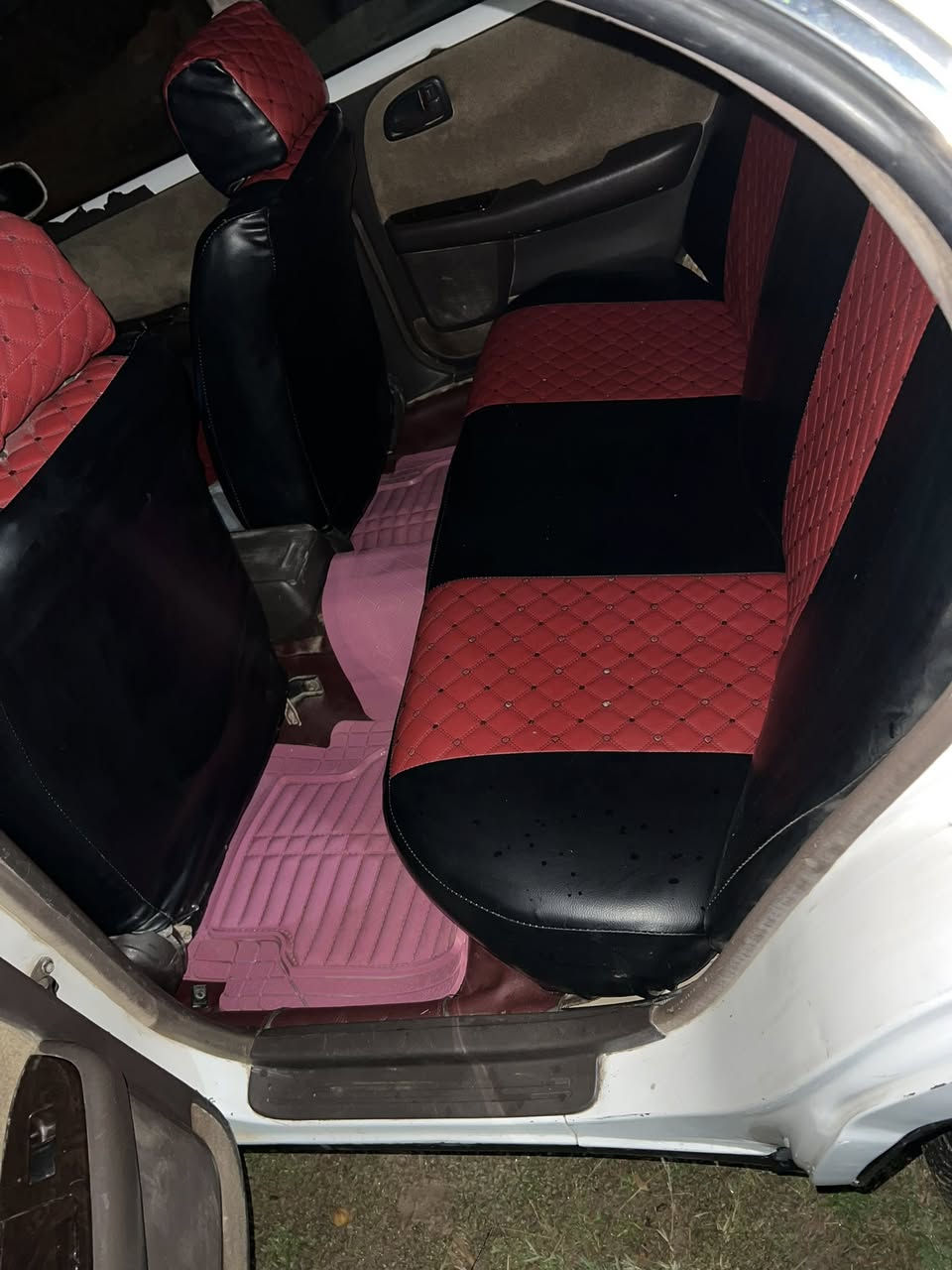 السلام عليكم شيزر موديل 1994 مكينه VVt كير مكينه مكفولات رقم بغداد دولي صفر غرامات سنويه ل 2030 تبريد ثلج السياره بلاديه بيها رشات صبغ قليلات السياره بسمي دوشمه جديده تخم تاير السياره نضيفه مال جناي للاتصال ***********
