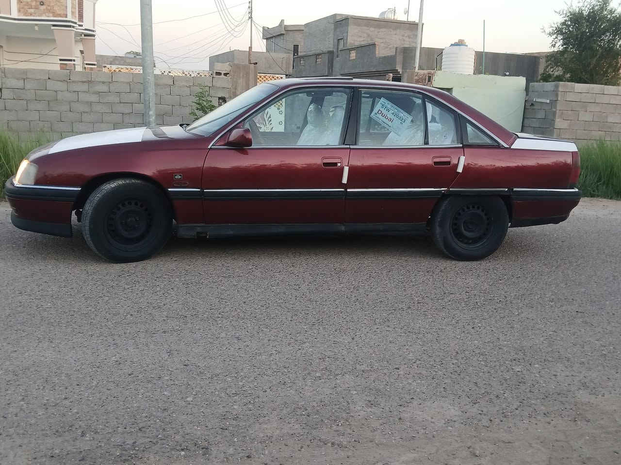 بسم الله 
اوبل اوميكا للبيع موديل 91محرك 2000بلادي كير عادي سياره حلوة ومال جناي سعرها 31وبيها مجال لطيبين اتصل وتدلل  ***********مكان سياره رمادي
