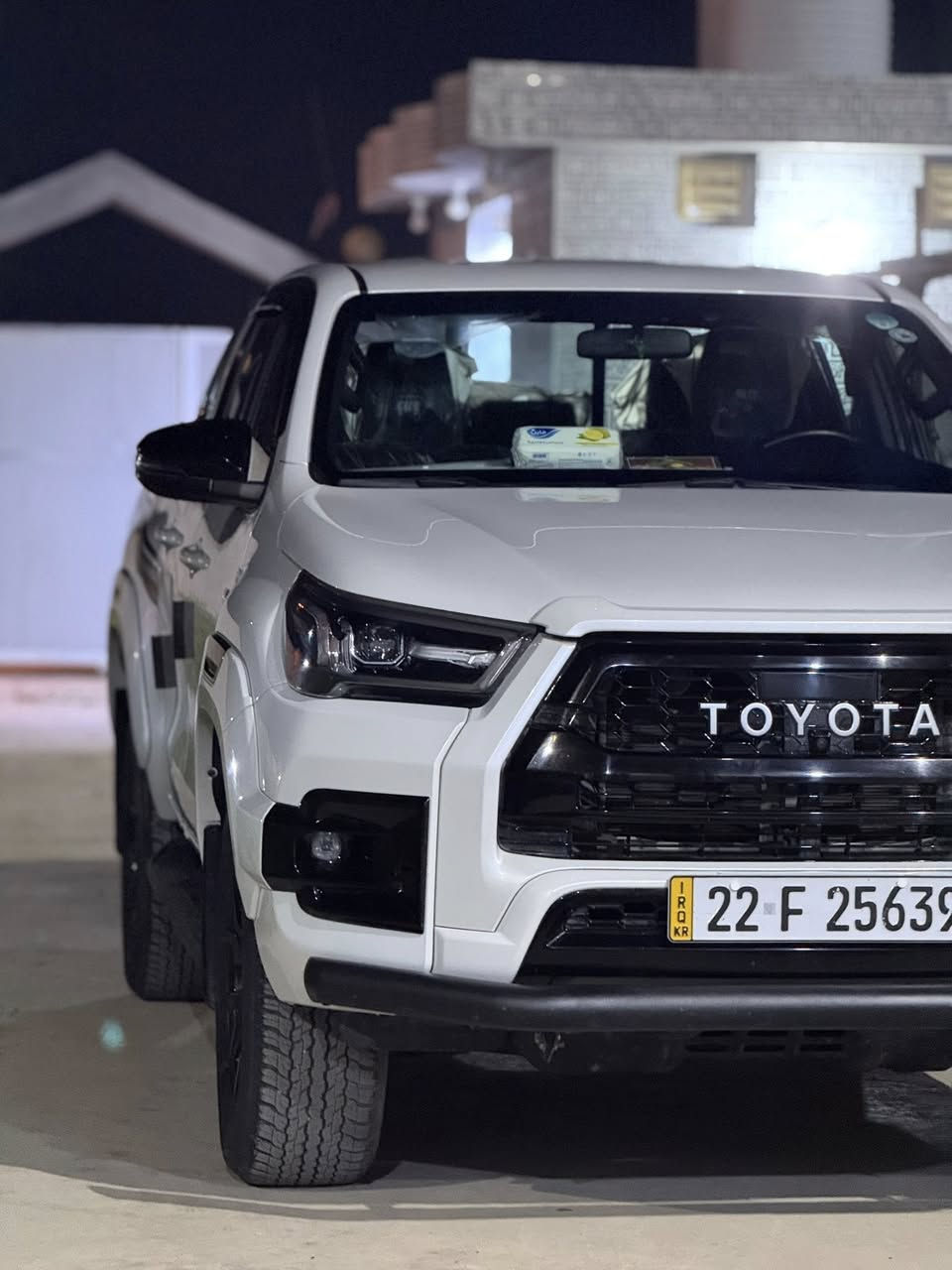 السلام عليكم
هايلوكس GR 2023للبيع 
ماشيه ( 33 ) الف فقط حقيقي 
فول مواصفات 
بصمة تشغيل + بصمة ابواي 
شفات ستيرن 
كامرات 360 درجه 
حساسات امامي خلفي 
شاشه اصليه ( كار بلي + اندرويد اوتو )
تحكمات كامله 
كروز مثبت سرعه 
٣ انضمة قياده 
وبعد هواي مواصفات 
السياره جديده بمعنى الكلمه 
كفاله عامه 
رقم اربيل ب اسمي 
مكانها بابل القاسم
 السعر 420 وبيها مجال 
‎للتواصل (  ‭٠٧٨٣ ٨١٣ ٨٠٥٠‬)
