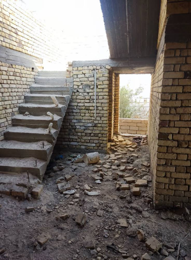 السَلآْم عَلْيُكّمٌ وٍرٍحَمُةّ الله وٍبُرٍكآتُهْ
اللَّهــﷻــم صل عـــلىِّ مُحمَّــدٍ وآلِ محمـــَّد الطيبيــن الطاهُــاهرين
 📢 ☟بيت هيكل زراعي گرمه بني سعيد نزلت شحلاويه 
الغرف عدد 2 ومطبخ وصحيات داخلية وديوانيه وهول 2 
مساحه 400م 
البناء طابوك السقف كونكريت مع رباط شبابيك على بيت كله 
السعر مناسب 28جدآ  وبيه مجال 
مراسله الصفحه 📩او الاتصال على رقمي *********** 📞
