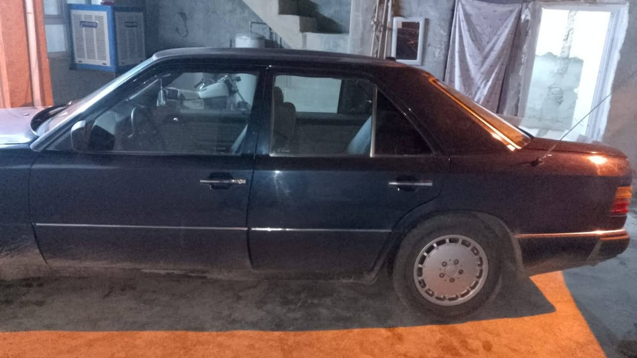 سلام عليكم
للبيع مارسدس دب 

موديل 1990

APS

كير محرك بطه 2٫5 كهربائي المرغوب 

رقم سليماني صار 4 شهر منتهي 

شرط تحويل فقط

كهربائية كامل شغال

دشبول كامل شغال

صبغ جماليه

دواخل سياره يحتاج ترتيب اشويه 

90 الف غرامه ينزل من سعر55 بي مجال 

عنوان كركوك تازه خرماتو 

وبيها ضربه خفيف جاملغ سكن

مراوسه حسب قناعه

رقم موبايل :***********

خاص مفتوح
