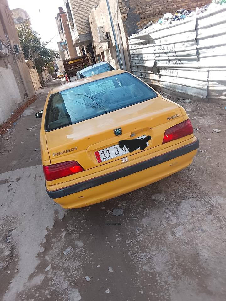 سلام عليكم بيجو بارص موديل 2015  نبدي بتفاصيل كير محرك كفاله  دوشمه شاشة  جديدة  بس بيها ضربة جوه صندوك شاصي معمر خلفي اكفلك صندوكهه وتكم 
سياره حلوة ومناقصها برغي  هيئه عليها شهر وغرامه مصفره  معروضة ب 49 وبيها مجال حك جية عنوان بغداد وزيرية رقم ***********
