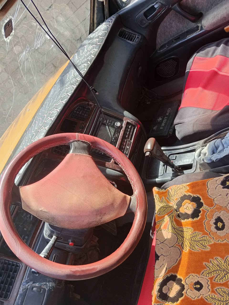 السلام عليكم
بطه مديل 92
 سنويه تنتهي 27
 رقم بغداد مشروع وطني
الك مني تحويل 
 لون زيتوني غير محدد 
مبدل بنيد ودعاميه 
گير ومكينه خير من الله 
عنوان بصره قضاء المدينه 
سعر 35 بيه مجال 🤏🏻
اراوس حسب القناعه 
(بيجو او جيلي سايبه)
***********
