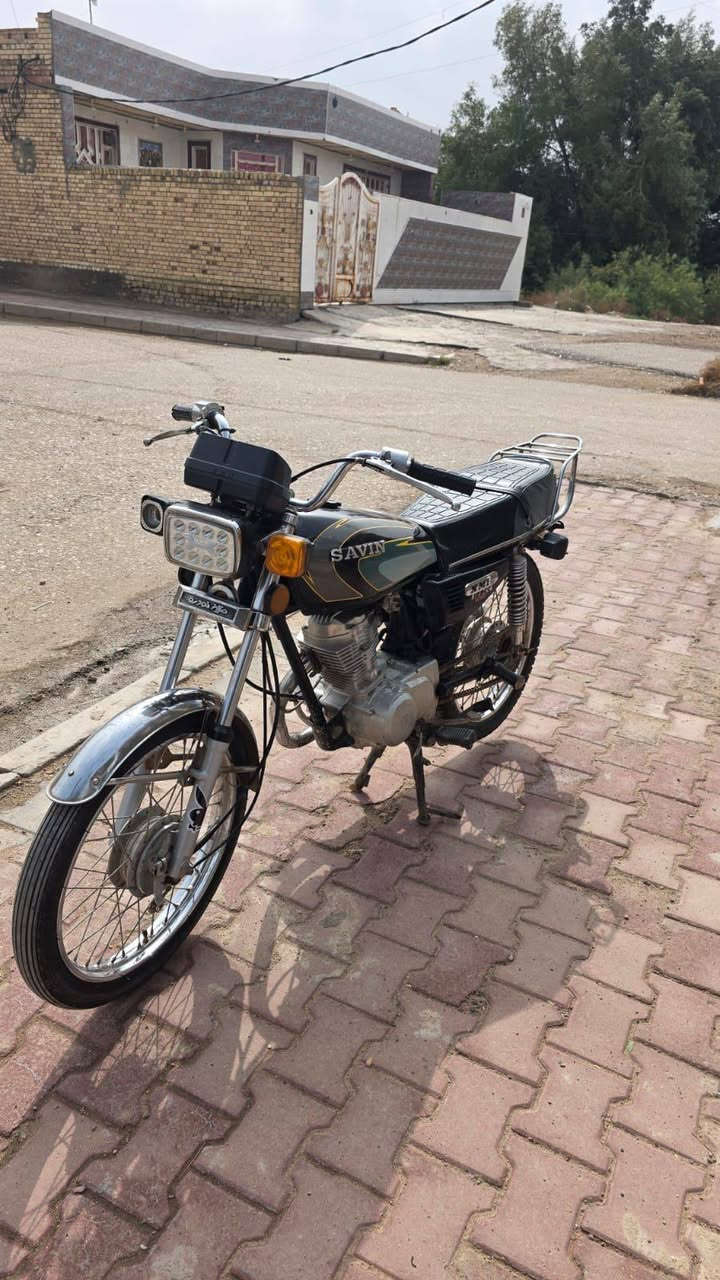 سلام عليكم دراجه للبيع بدون وراق تهريب مال إيران دراجه نضيفه وقويه سعر ٦٥٠ وبيها مجال العماره القادسيه رقمي ***********
