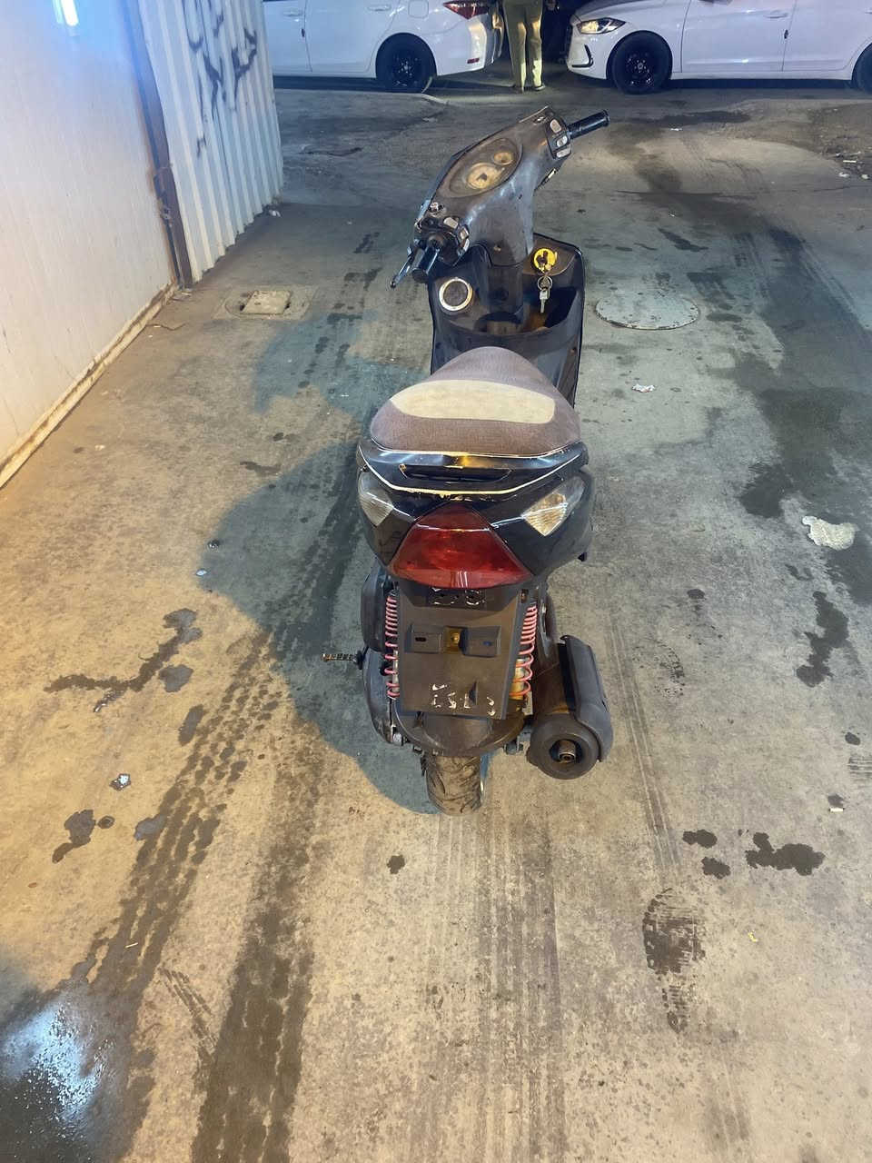 سلام عليكم
ماكس ثعلب جيتي ار 140 
درجه خير من الله مابيها كل نقص 
كبل الشارع درجه مجفتها جديد تقربين صار شهرين اقل 
كفارات كلها بلادي تايرات جدد تخم مانقصها بس باتري فقط للسعر 450 او بيها مجال الطبين مكاني الشعب الثعالبه شارع البنزين خانه 
رقم ***********
