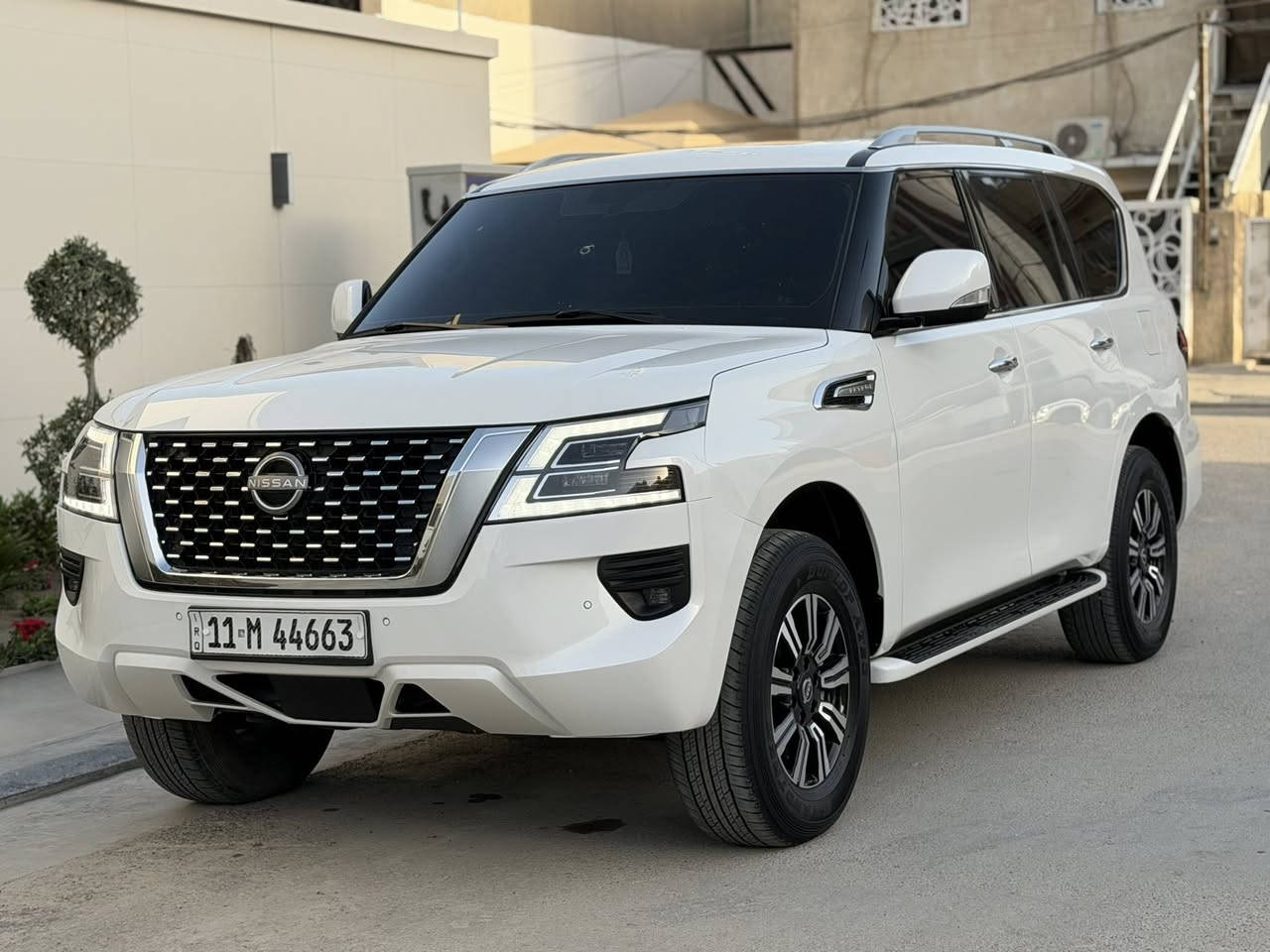 بيع او مراوس
السلام عليكم 

نيسان باترول 2024 فئة SE  
مرقم بغداد وكامله    مشروع وطني ..
.. 
لونها ابيض داخل جلد قرميدي  المرغوب 
 السياره وكاله وضمان شركة السور   الشامل 3 سنوات او 100 الف كم  
مع 12  مره تبديل زيت  وفلاتر  مجاناً في مركز الصيانه قرب معارض النهضه  وغسل السياره  كل مراجعه للمركز مجانا ..
السعر 445$ وماكو هيج سعر بلسوك نهائياً
  اي استفسار اتصال على الرقم 
***********
مكاني بغداد الدورة او السيدية

الموصفات :

نيسان باترول SE 2024 
 NISSAN PATROL SE 2024 

🚘 مرقم بغداد 🚘

🚘  صنع في اليابان اصلي  مواصفات خليجي 
🚘 موديل 2024
⚙️ حجم المحرك V6 4.0L 
⚙️ مرتبط بناقل حركة أوتو 7 نمر تبترونك
⚙️ يبلغ عزم الدوران 394 نيوتن / متر 
🐎 بقوة 275 حصان 🐎🐎
🔑 مفتاح  الفتح  والتشغيل  بصمة عدد 2
🔑 تشغيل  واطفاء المحرك  والتبريد عن بعد  بالبصمه 
💡 انارة ترحيب عند الاقتراب 

🚗 فتح الصندوق كهرباء  زر خلفي  او  من الدشبول او  بالريمونت فتح وغلق 
🚗 دفع رباعي 4WD  اوتو 
📍4حساسات أمامية 
📍4حساسات خلفية 
💡لايت زينون + LED 
🔦 كشافات 
🔦️ بك لايت LED 
⏰ اشارات  ليد تتابعيه اماميه والخلفيه
 💡 لد نهاري V موشن 
🚘 قبضات أبواب نيكل كروم  
🚘 دخول بصمة ذكي الابواب الاماميه  
🛞 حجم الاطار 275/65 R18  
🛞 ويل كب 18 المنيوم مكحل اسود 
🛞 4 دسك
🛞 حساسات ضغط الاطارات 
✨️ اشارة في المرايا الجانبية 
✨️ المرايا قابلة للطي كهرباء زر  او   اوتماتيك  مع قفل السياره حسب الرغبه  
🌧 ماسحة وزراك  خلفي 
🎈عدد AIR BAG 8
🚗 ا ABS 
🖥 شاشة  ترفيه وسطيه  10.3 انج وشاشه دشبول 9 انج  

📷 كاميرا خلفيه  دوارة 
💡الانارة الداخلية LED 
⭕️ مقود جلد حياكة مع تطعيم خشب  بيانو بلاك 
🛣 مثبت السرعة Cruise 
🎶 المودات والاوامر الصوتية 
🎶ا Bluetooth 
يدعم نظام  car play  
⚡️مخرج منفذ الطاقة 
🔍فحص نظام السيارة شاشه وسطيه 
💺تتسع المقصورة ل 8  ركاب
⚙️كاميرا خلفيه اظافيه متحركه في المراة الوسطيه ال اوتودم 
✈️ مقاعد جلد قرميدي
🔌مقعد السايق كهرباء   
💺تجاوي متحركة 
👶 الايزو فكس ISOFIX 
❄️ تبريد شاشة مناخين منفصلين Sink
❄️ 3 قطع تبريد 
⛷️ نظام مانع الانزلاق 
⛰️ نظام نزول المنحدرات 

🚗 دبل خفيف  دبل ثقيل  دفلوك ونظام الصخور والجليد والرمال والطرق المستويه 

🚘 تطعيم الدواخل والدشبول  ألمنيوم وجلد وخشب بيانو بلاك 

🚗فتحة سقف سلايد روف 
🚗 انوار ليد عالي واطي مع خاصيه  تحريك رفع وتنزيل الاضاءه   
🚗 اشارات مرايا ليد

🚗 انوار ليد امامية وخلفية
🚗 كشافات ضباب ليد 
🚗 هوك خلفي
🚗 جناح خلفي
 
❄️ ثلاجة وسطيه تفتح من الجهتين 4*م 
💡حاملات اكواب مضاءه 
🚗 زجاج كهربائي  الامامي  مدبل والجميع  بلورايز  لمنع الضجيج والحفاض على حرارة المقصوره  اوتوماتيك يفتح ويغلق بلمسه زر 
🚗
🚗 تحكم بالمقود جهتين 
🚗 شاشة ملاحة
🚗 ماوس للتحكم ب الشاشة الترفيهيه 

🚗 منفذ يو اس بى
🚗 منفذ تايب سي
🚗 منفذ طاقة

أبعاد ومقاسات السيارة:
الطول 512 cm مع الهوك 
العرض 201 cm
الارتفاع 194 cm
 
🚘 ضمان لمدة ثلاث  سنوات او 100 الف كم   /وكيل شركة نيسان  العراق ( السور ) ‼️
و 12 تبديله زيت وفلاتر  مجاناً مع غسيل السياره في الوكاله عند كل زياره
الاتصال
