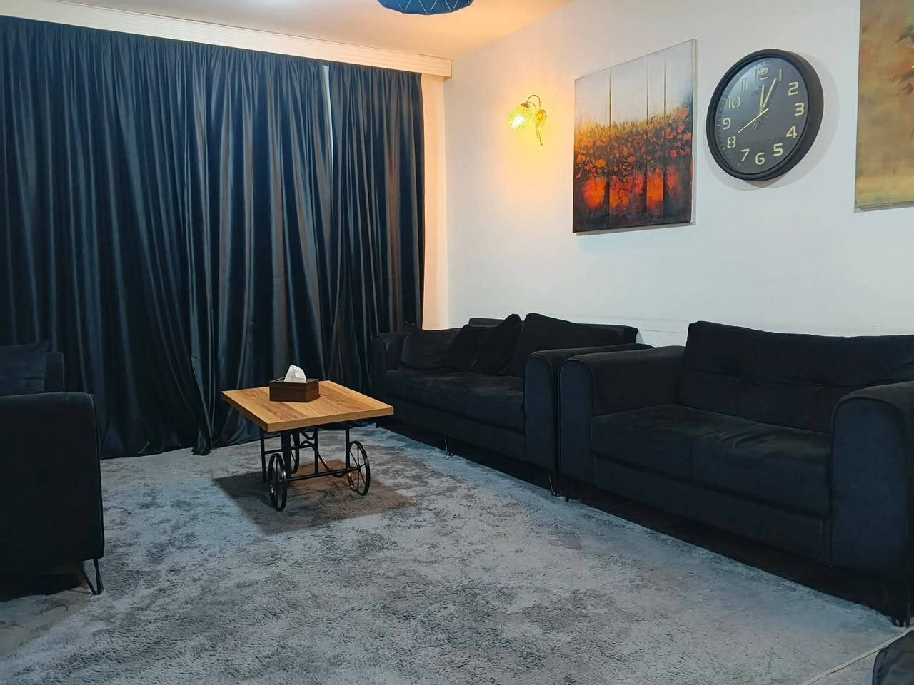 هەمووی هی یەک ماڵە لەسلێمانیە 
قەنەفەی 10نەفەری300هەزار
تەباغی چوار چاو 55هەزار 
فەرش 25هەزار 
دوو مێزی ئیکیا رەنگی سپی 30هەزار


**إذا كنت صاحب هذا الإعلان وتريد حذفه لأي سبب، رجاءا أرسل رسالة إلى الدعم الفني**