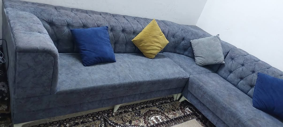 ديوان للبيع نظيف مابي عيب سعر 200 بي مجال للاستفسار، الاتصال بالرقم ***********
