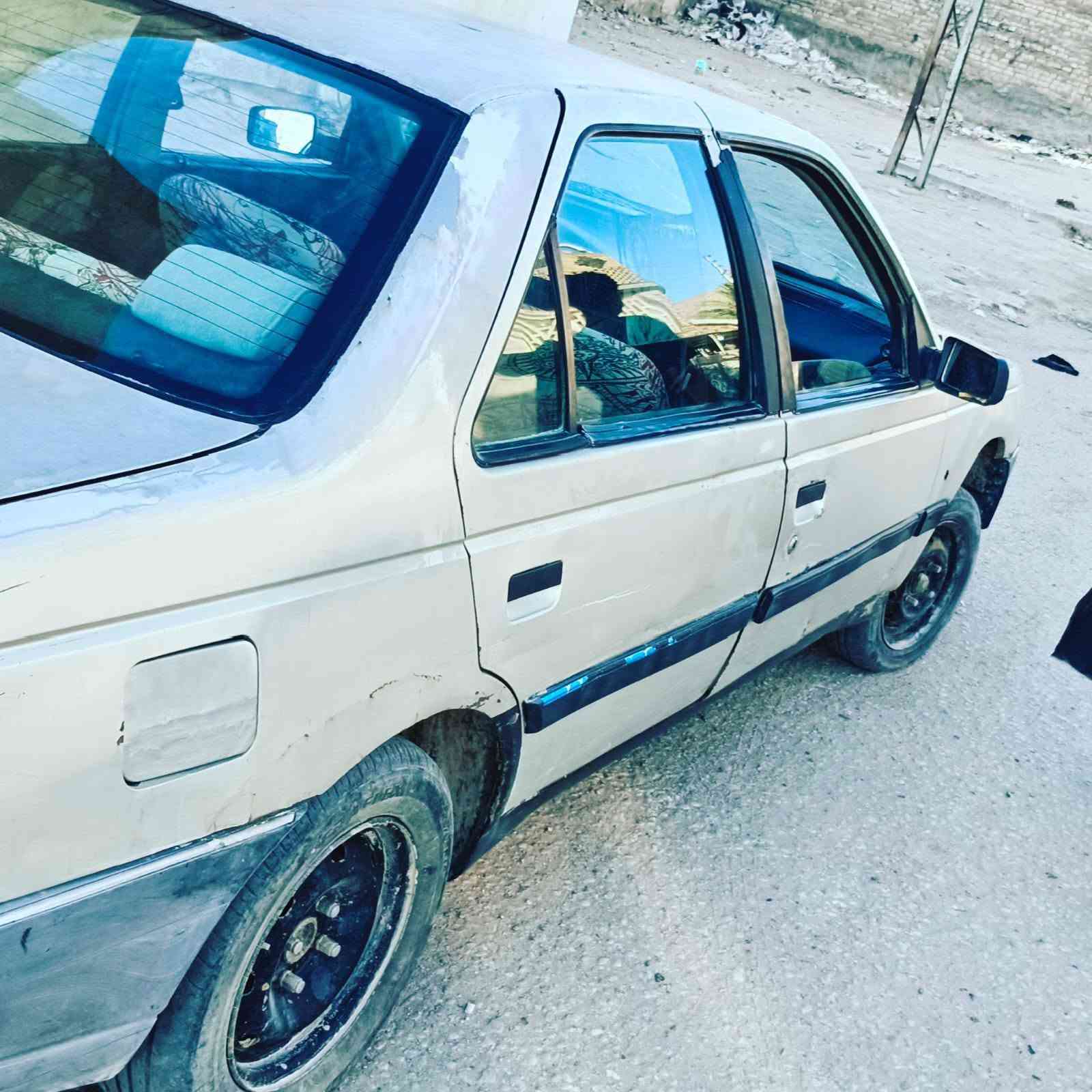 السلام عليكم
سيارة بيجو روى للبيع موديل ٢٠٠٨ كير ومحرك مكفول حدادية وبريك وكهربائيات خير من الله محرك محور اوبل كير عادي  السيارة نمرته نجف وموجودة بالنجف السنوية لغاية ٢٠٢٧ 
السعر ١٥ ورقة وبيها مجال 
موبايل*********** واتساب موجود بيه
