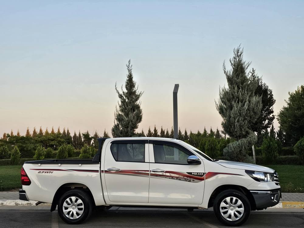 TOYOTA HILUX     2025      
***********

تۆیۆتا هایلۆکس
سفری شەریکە
دەرجە یەك
جەگ و بلاجکتۆر بۆنیت
فۆرمیکا 
چەکمەج
حاسەی بیلاد
تویتەری شان و بلوتوز 
سەیارەکە تەنها      ٢٢    هەزاری حەقیقی ڕۆشتووە
زەمانی شەریکەی ماوە
هیچی پێوە نیە 
کوشن گاعی و باڵ و ناو بۆدی بۆ کراوە
سەیارەکە بێ مەسرەف
جاهیزە بۆ لێخوڕین 

سعری ٢٥٧ گەڵاو کەمێك معامەلەیە

*********** السليمانية, العراق
