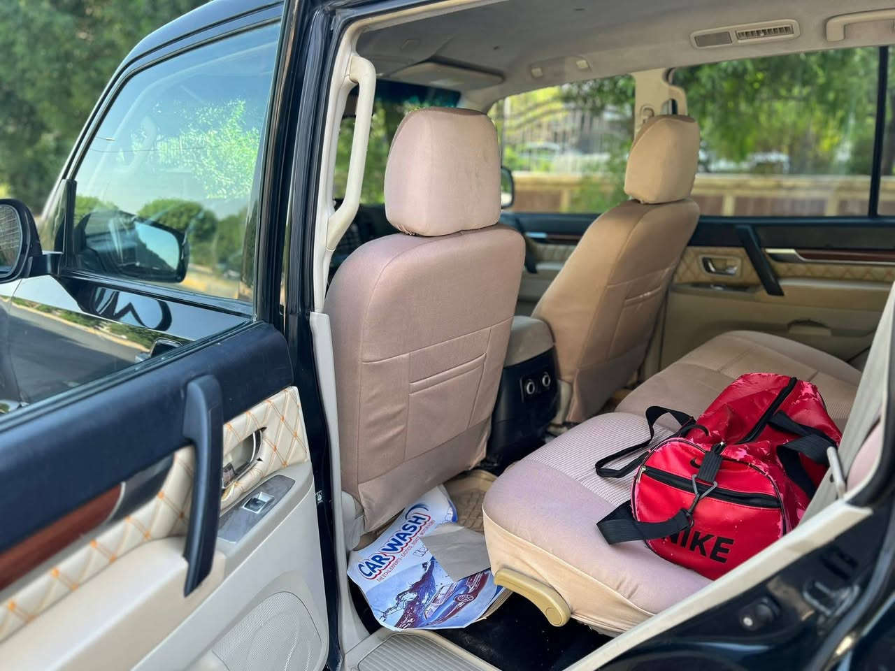 السلام عليكم عندي باجيرو موديل 2008السياره حلوه ونظيفه محدثه لكزز مواصفات معروفه تبريد 3قطع 7راكب محرك 3000 بيه جاملغ صبغ وربع البنيد اثر طخه جدا بسيطه لا لغد ولا بدنه بس بخشم الجاملغ والبنيد رقم بغداد بأسمي تحويل مباشر بنفس اليوم رقم جديد الدولي مكاني بغداد ***********
***********
سعر 115وبيه مجال
