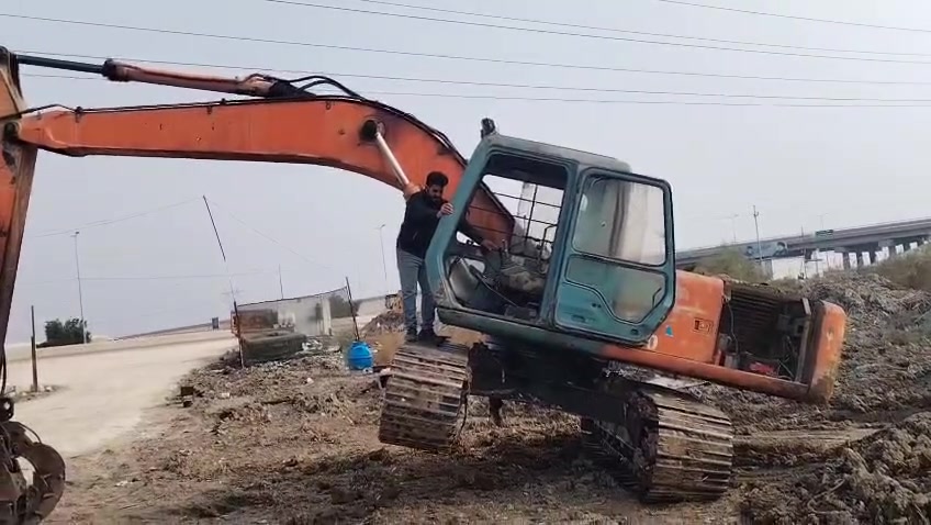 للبيع 

حفاره هيتاشي
موديل ١٩٩٥
الحجم ٢٠٠
بسمي رقم. جديد تحويل ثان يوم
***********
***********
المكان سماوه
