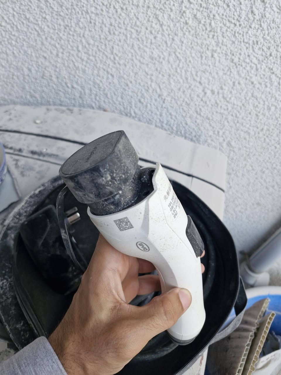 شاحن byd اصلي
شاحنه ١٠ امبير byd اصلية 
سعر ٩٠ الف وبيها مجال
***********
