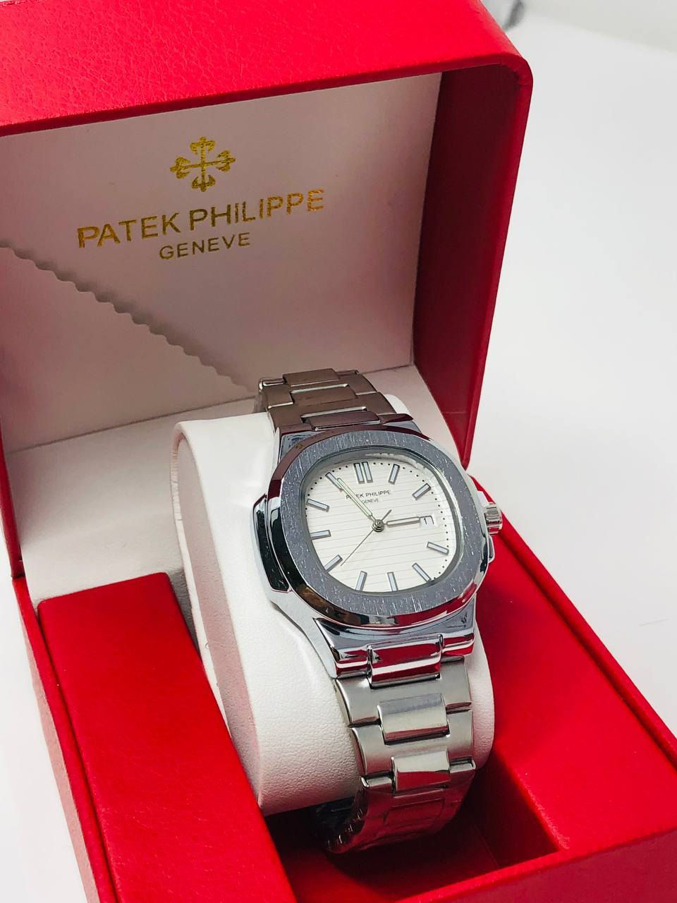 PATEK PHILIPPE  😀
باتك فليب ⭐️
سير مطعم تيتانيوم
عداد شهري 🗓
طلاء ثابت 🎁
قفل سير فراشة 🦋
كوالتي عالي جدا 🛡
الوزن 139.5 g 🏋️‍♀️
القطر 39 m 🔄
السمك 11.5 m 🔵


**إذا كنت صاحب هذا الإعلان وتريد حذفه لأي سبب، رجاءا أرسل رسالة إلى الدعم الفني**