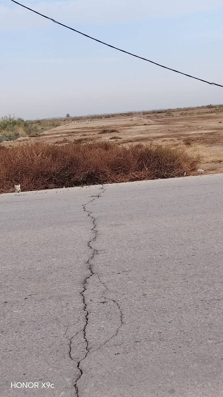 سلام عليكم دونم للبيع ع طريق دجيلي متوفر ماء اسأله وكهرباء ورفته صبه 240متر ***********
