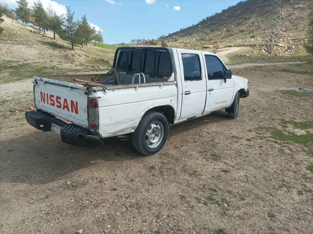 پیکاب نیسان ،ئاڕمی سۆران ڕەسمەکە،مۆدێل 1990 گێڕومەکینەی نیسان 2002، کارەبای کامل مەزبوتە،چوارتایەوویڵی تازەیە،پێشودوای تازەداگیراوە پێشودوای کەپسە لێدراوی نیە،زۆرتوندوتۆڵە،ماڵی کاسپیه،بەنزین زۆرکه م سرف دەکات،نرخی 17گەڵاوکەمێ مەعامەلە ژ.م*********** السليمانية, العراق
