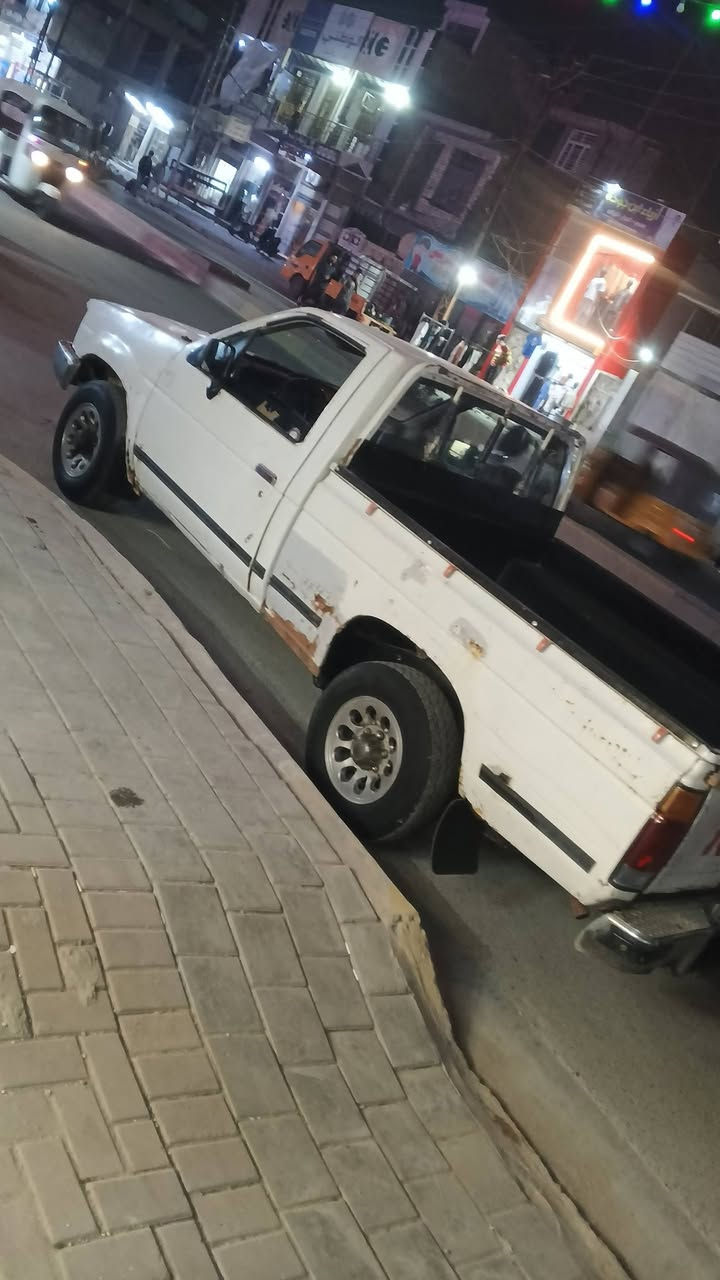 السلام عليكم بسبب الوعود الكاذبه اعاده النشر بيكم موديل 1988رقم بغداد انكليزي مكينه وكير واكسل خير من الله تخم تاير صدر امامي خلفي صار يومين بدلته كله مع وركات بيها خياسات قليله مكان بغداد مدينه الصدر السعر 28بيها مجال قليل ***********او مراوس حسب قناعه
