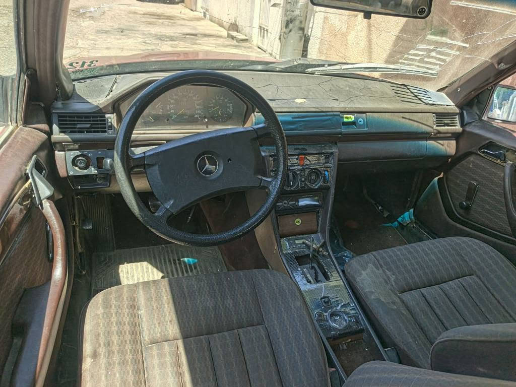 مارسيدز بؤ فرؤشتن 
مؤديل ١٩٩٠
گئرو مةكينة فيفيتي ٣٠٠٠
تةقةو رةقةي بةشةرت 
ناو قاوةية 
كارةباي بةش رت 
شوين كةلار 
گؤرينةوةش اكم لةسةر دل گرتن 
ادمين ❤️❤️
ژ *********** كالار, السليمانية
