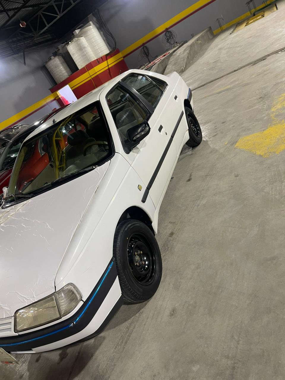 السلام عليكم
بيجو 405 للبيع
رقم قادسيه جديد مشروع وطني السياره باسمي 
السياره نضيفه كير مكينه تبريد تدفىه دواخل كهرباىيات خير من الله تخم تاير جديد ما ناقصها شيء 
مكاني نجف وهاذا ‭***********‬ ما متواجد بل فيس
