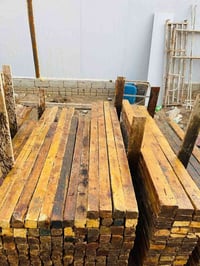 عندي قوالب 2 واحد 13 مكعب وثاني 11 مكعب اله ربع /07809977350