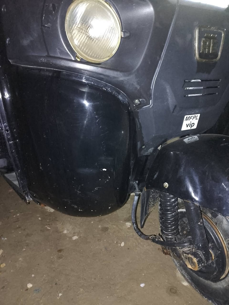 تكتك موديل 20 رقم وسنويه تحويل ثاني يوم رقم انكليزي مكينه مكفوله كشر نضيف تكتك خير من لله احله من صوره تجي وتكلب وتشوف بعينك ما ناقصه اي شي تكتك كبل للشارع مكاني بغداد زعفرانيه شارع الكهرباء سعر عل خاص 
***********
