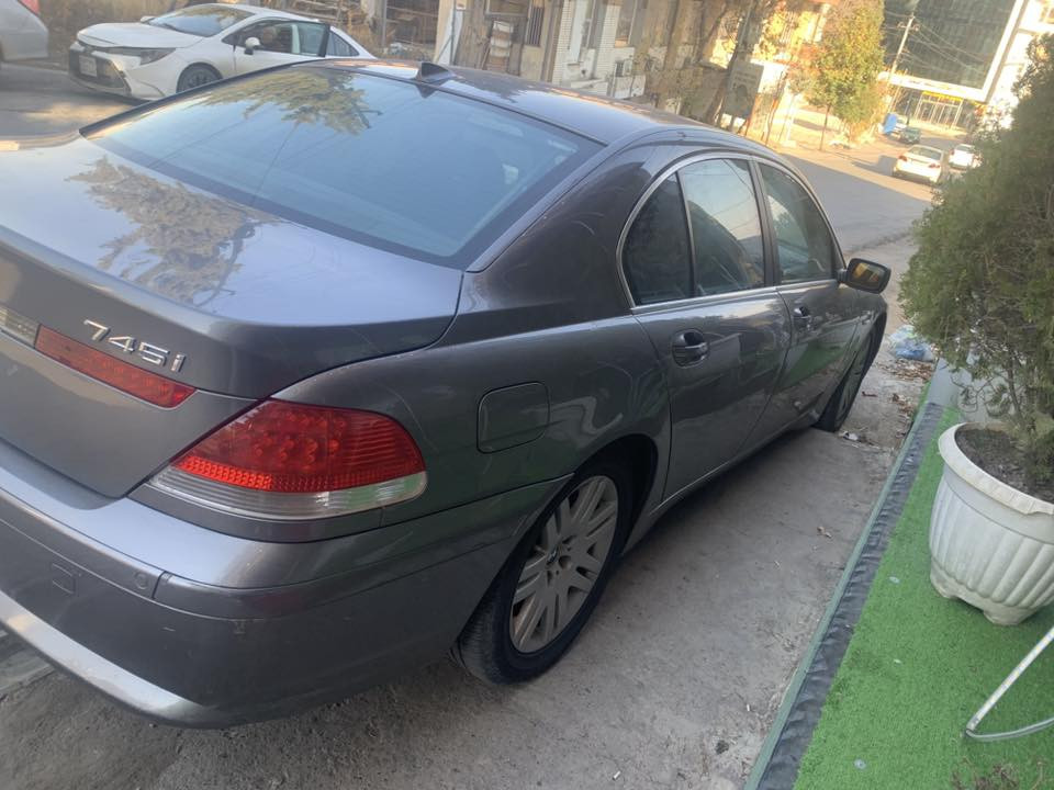 بي ام باخرة موديل 2002
رقم سليمانية تسجيل 2019 
باب قصير شفط 
خمس بردات 
ثلاجة
كشنات تدفئة تبريد امامي وخلفي 
حساسات امامية خلفية 
صبغ بنيد ودعامية لان جاردة بدون حادث 
سيارة جديدة 
السعر 150 
***********
