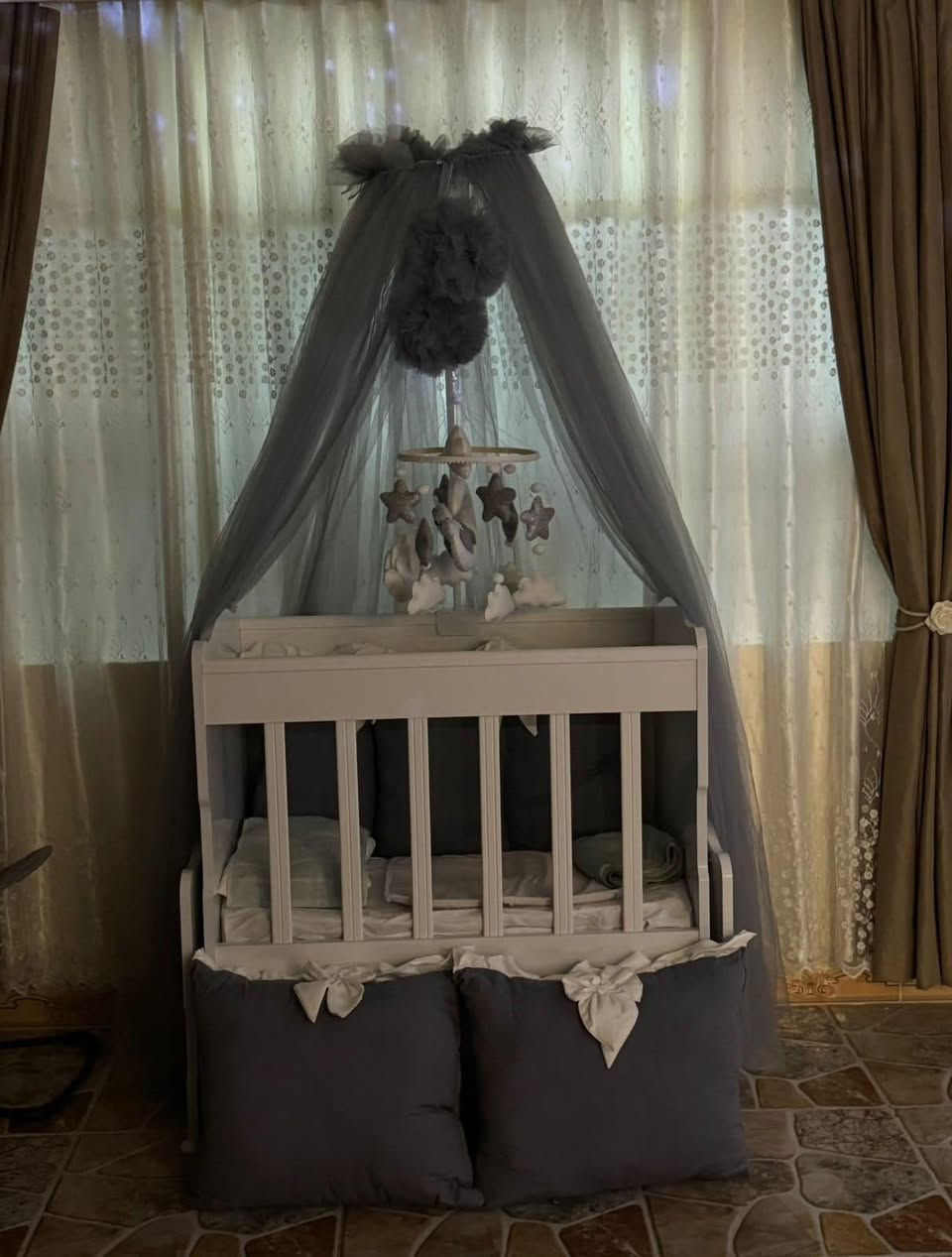 السلام عليكم
سرير اطفال جديد استخدام شهر واحد فقط بدون اي عيب شخط مابي صالح للاطفال لحد عمر ال٤سنوات واكثر بشويه
السعر يختلف اذا ويا الدوشك وترتيباته لو بدونهم
للاستفسار اكثر ***********
