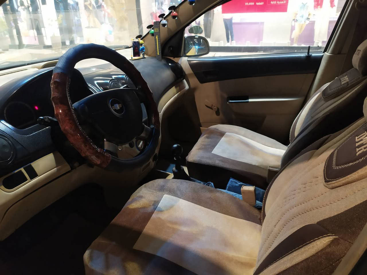 السلام عليكم افيو خليجي للبيع موديل 2010 مكفوله من ضربه مكينه وكير وحدايد خير من الله سياره جاهزه من كلشي بيه مكانات صبغ مكينه مفتوح 1600 رقم بابل سنويه 2028 السعر 48 وبيه مجال بسيط تصال عل رقم مكاني بابل ***********
