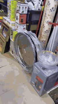 اسلام اوعليكم ابيع شلعه غراض منزلي تصفيه مكان البياع تواصل على الرقم ***********
