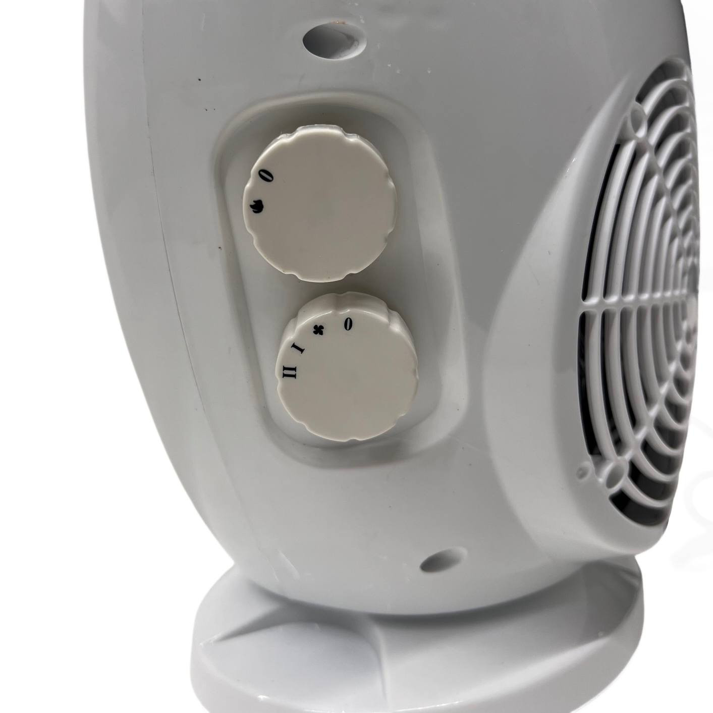 مدفأة لهب سريع وسهل - تسخين فوري. 

مدفأة كهربائية صغيرة ومحمولة مصممة لتوفير تدفئة سريعة وفعالة في الأماكن الصغيرة والمتوسطة.

- تدفئة فورية وسريعة: تستخدم عناصر تسخين فعالة لتوليد حرارة فورية بمجرد تشغيلها.

- متعددة الاستخدامات: تصميمها المحمول يجعلها مناسبة لمجموعة متنوعة من الأماكن مثل: الكراجات، غرف، النوم، المكاتب، الحمامات، مناطق العمل المختلفة.

- محاكاة اللهب: تتميز بوجود مؤثرات بصرية تحاكي شكل اللهب الحقيقي، مما يضيف لمسة جمالية وأجواء مريحة دون أي مخاطر حريق حقيقية.

- سهلة الاستخدام: عادة ما تكون مزودة بأزرار تحكم بسيطة لضبط درجات الحرارة وسرعة المروحة وتأثير اللهب.

- صغيرة الحجم وقابلة للنقل: تصميمها المدمج والخفيف الوزن يتيح نقلها بسهولة من غرفة إلى أخرى.

- آمنة: تتضمن ميزات أمان مدمجة مثل الحماية من ارتفاع درجة الحرارة الزائد والحماية من الانقلاب (الإغلاق التلقائي عند سقوطها).

- زجاج شفاف ومتين لرؤية الحطب ذات الشكل المميز.

- الجهد المقدر: 220 فولت.

- التردد المقدر: 50 هرتز.

- الطاقة المقدرة: 500 واط - 1500 واط.

- أبعاد المنتج :الارتفاع 37 سم، عرض القاعدة 23 سم. 
- طول السلك 120 سم.

- تخلص من الاجواء الباردة وتمتع بدفء بسرعة وبسهولة، شكل جميل يضيف لمسة رائعة لمكتبك او منزلك.#للجميع كربلاء, العراق


**إذا كنت صاحب هذا الإعلان وتريد حذفه لأي سبب، رجاءا أرسل رسالة إلى الدعم الفني**