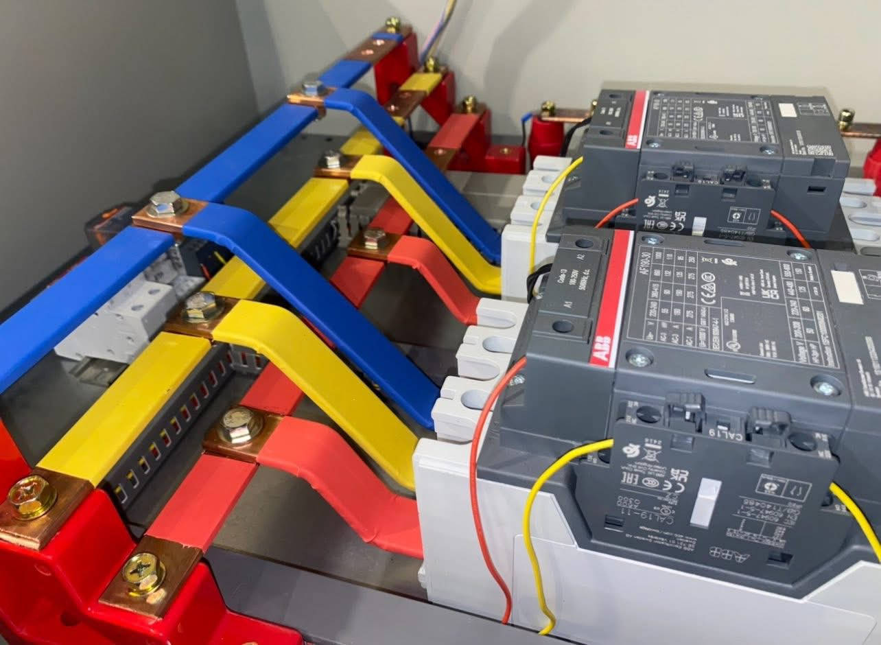 السلام عليكم تتوفر كونتكتر ABB  اصلي باله /250A /400A/500A/600A/ 700A  /  أتواصل ع رقم واتساب ‭٠٧٧٧ ٠٣٥ ٢٢٨٩‬
