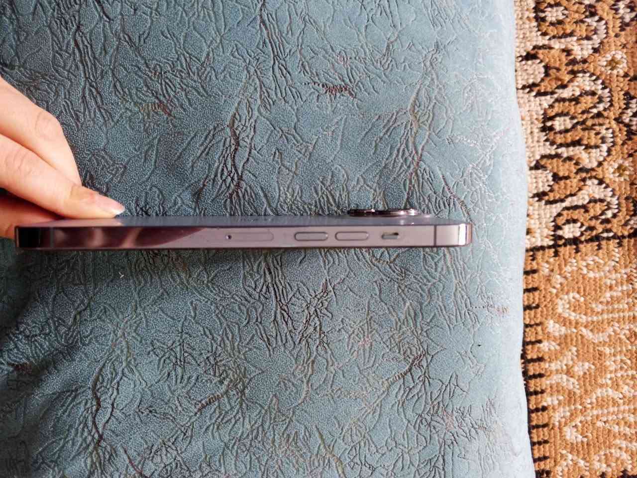 آيفون 13 برو ماكس للبيع  ✨
الموديل: iPhone 13 Pro Max.

اللون: سييرا بلو (Sierra Blue) الملكي.

الحالة: الجهاز نظيف جداً، استخدام شخصي راقي

شاشة ProMotion

يوصلك للبيت فحص عند الاستلام 

شاشة نظيفة فقط شاشة الحماية تكدر تستبدلها 

الجهاز شغال 100% وبدون أي مشاكل تقنية.
السعر 600 بيه مجال بسيط 

للتواصل : ***********
              او خاص على صفحة الماسنجر هذه
