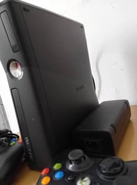 اكس بوكس ٣٦٠ • ٢٣٠ لعبة • جوستك شغالة