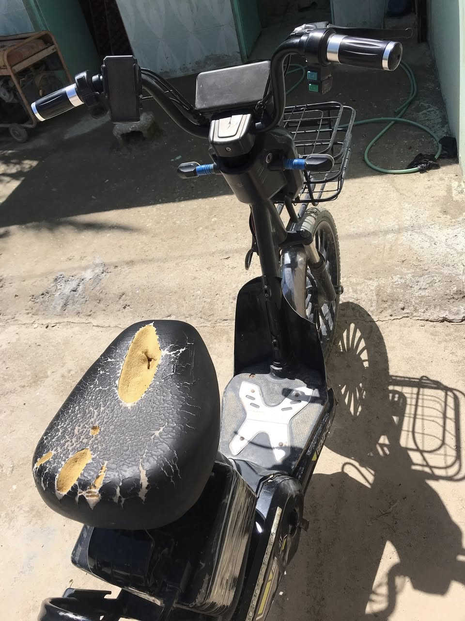 بايسكل شحن للبيع
موديل ٢٠٢٤

بطاريات نص عمر بس يمشي ١٠ كيلو هيج

تايرات مابيهن شي 

سلة بي 

هورن كلوب 

بس اشاير مكسرة 

كفرات زينة هم بيهن كسور 

نشرة بي 

الشاشة شغالة بس كيلو متر يشتغل بس ميعد

شوفا. بل منشور ً واتصل رجاءً اقرا منشور عدل 

مكاني ديالى قرب مجسر عبدالله بن علي

 بي واتساب           ***********

مايشتري لايخابر ويراسل 

سعر خاص ماسنجر
واتساب
