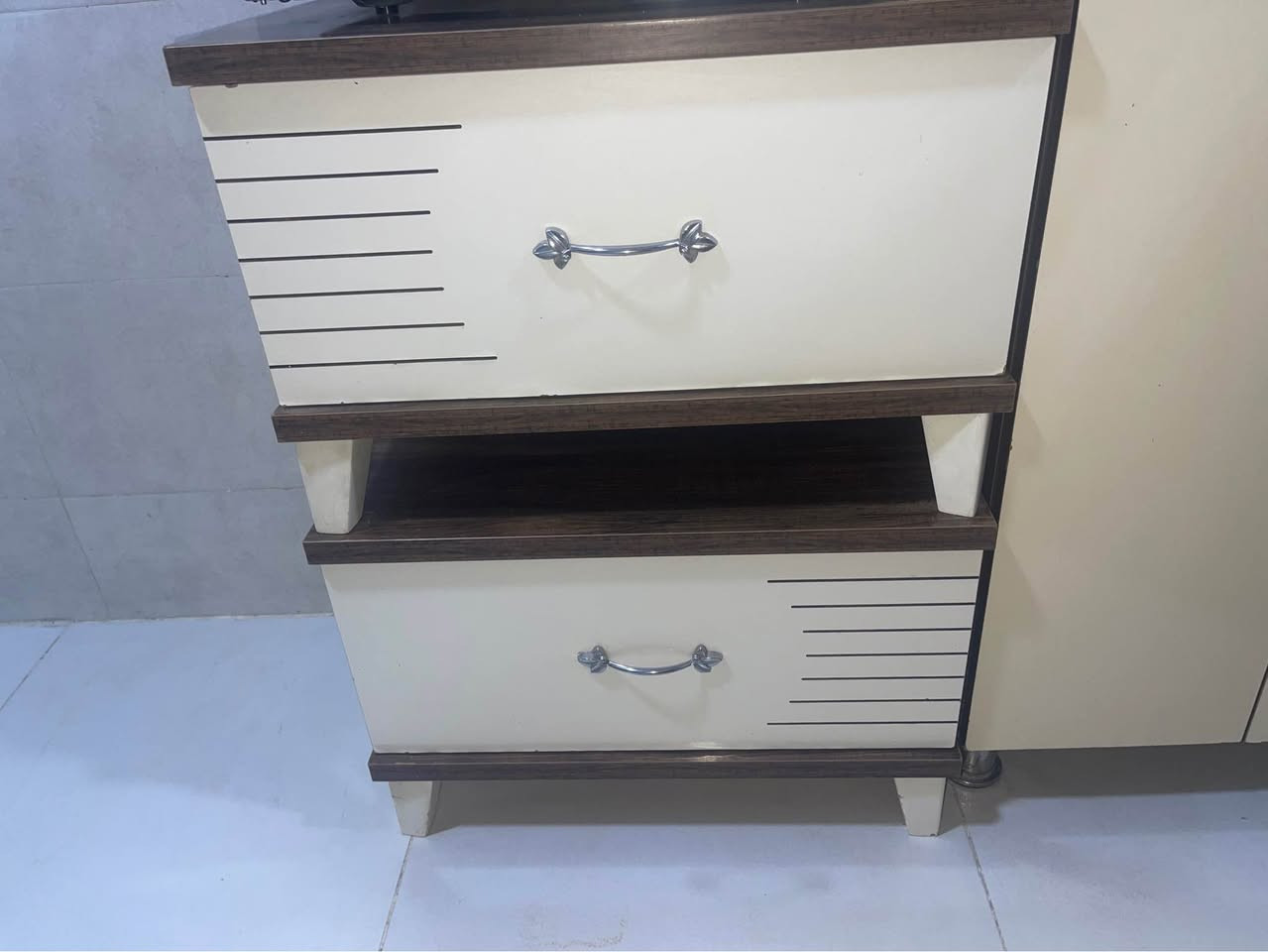 سرير ايكيا جديد وكومديات ومايكرو بغداد, العراق


**إذا كنت صاحب هذا الإعلان وتريد حذفه لأي سبب، رجاءا أرسل رسالة إلى الدعم الفني**