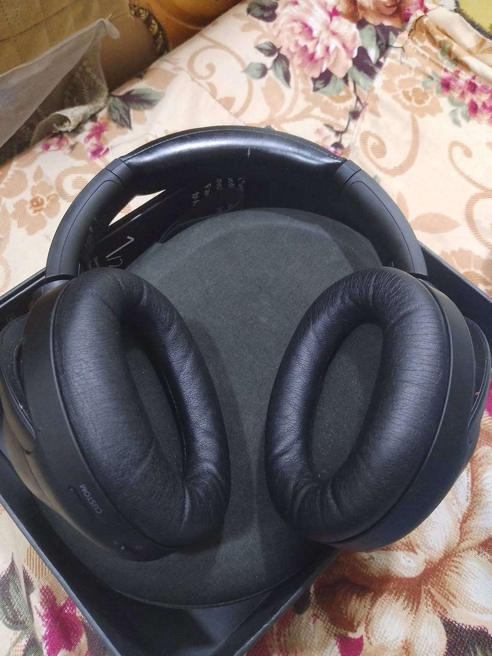 سماعات سوني wh-1000xm4
سماعات سوني نضيفه الكارتون ابيض بي اشتباه :السعر 190 بي مجال قليل


**إذا كنت صاحب هذا الإعلان وتريد حذفه لأي سبب، رجاءا أرسل رسالة إلى الدعم الفني**