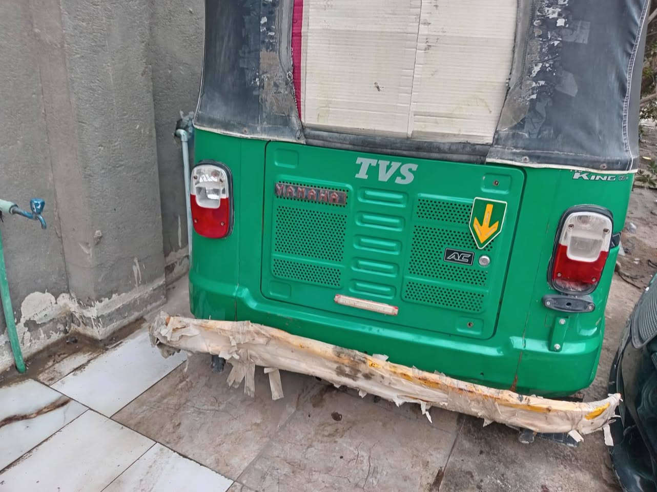 سلام عليكم تكتك موديل 21 رقم وسنويه هاي نضافته كدامك بس المكينه مجفته شريكه ستوه شراي رقمي ***********
