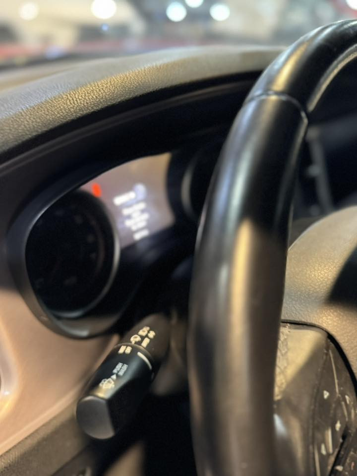 سلام عليكم
دوج جارجر 2023 
حره بدون رقم صبغ ربع البند فقط 
235 
***********
