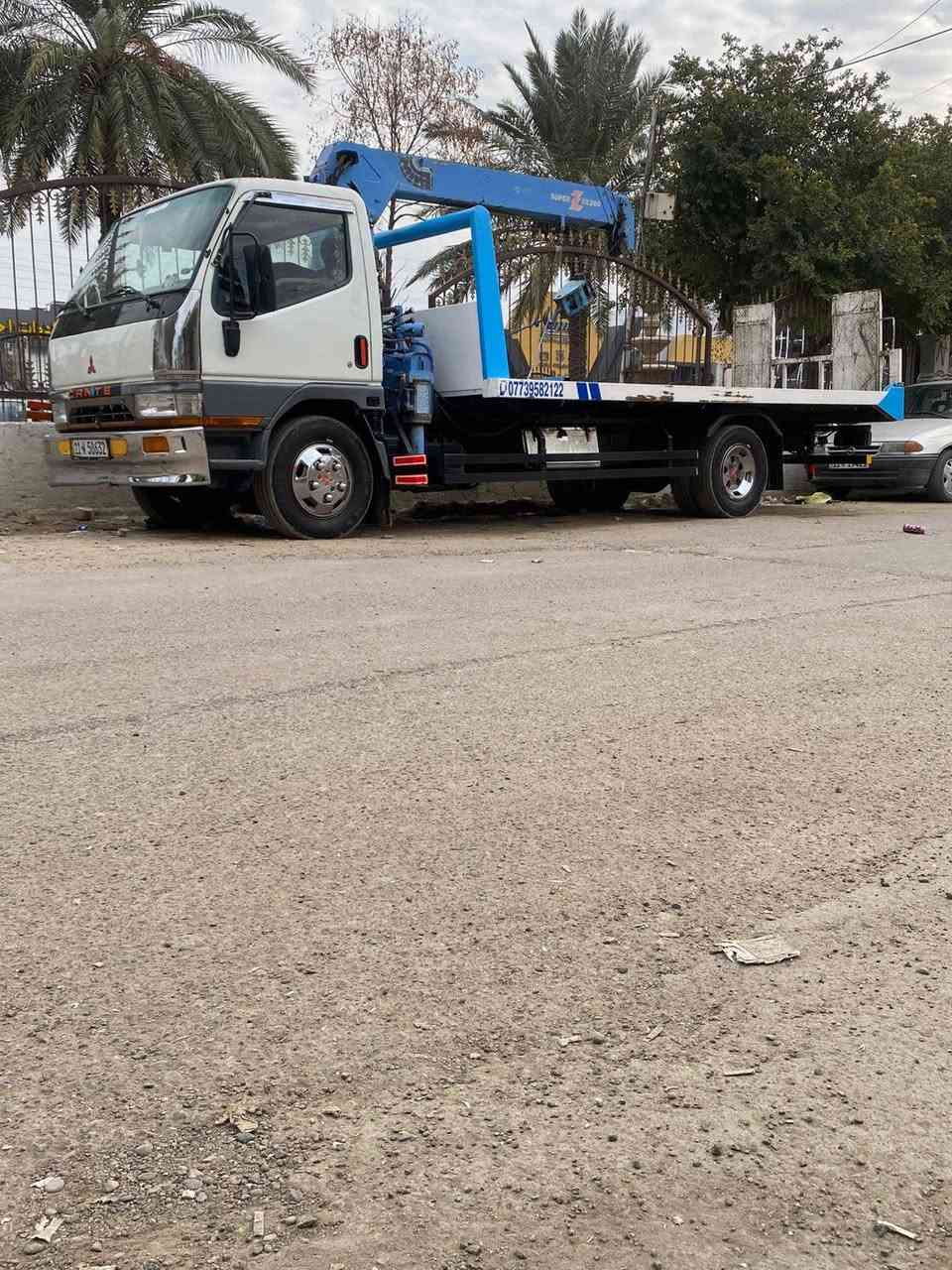 سلام عليكم ورحمه الله وبركاته للبيع كنتر بزون موديل 2003 سنويه كرين مكينه تخم تايرات باتريات جدد كرين 2 سلايتين مال حاويه جديد السياره بغداد بسمي تحويل ثاني يوم 
الموبايل. *********** 
السعر.  225 وبيها مجال شي بصيط
