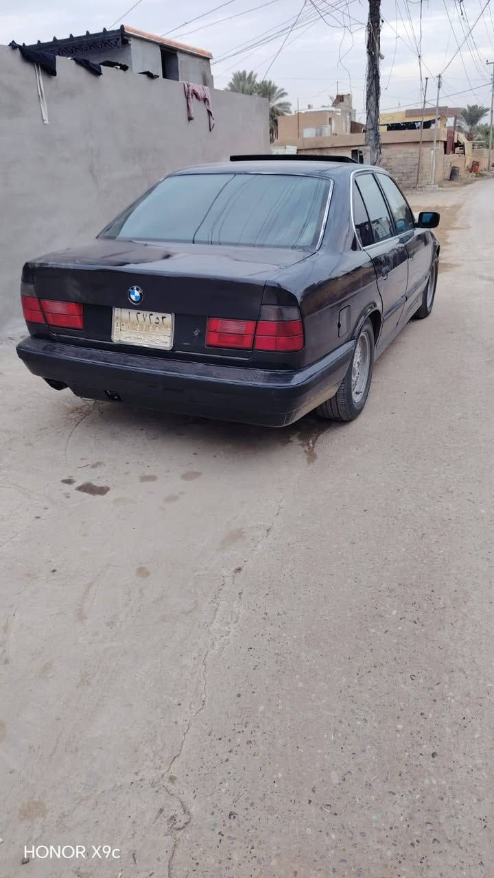 السلام عليكم بي ام للبيع 525 رقم رقم صلاح الدين ألماني سنويه لل٢٨ مكينه ٢٨ مكينه وكير شرط مامفتوح بيها برغي بنكه كهربائية سيارة مكفوله منل حادث سيارة مكفوله منل خياس تخم تاير جديد ويل خليه سياره مصبوغه للجماليه داخله فرن،،
سعر سياره♡{ 58}وبيه مجل 
 موديل ٩٣ داخل جلد سلايت شقال سيارة فول،، مكان السيارة صلاح الدين بيجي الاتصال على الرقم ***********
