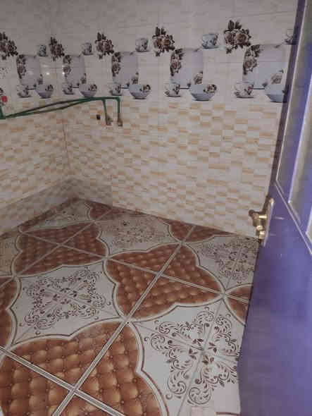 بيت مربع المساحه ١٠٠م في حي العسكري الثاني نهاية شارع الوكفه يحتوي على استقبال وصاله ومطبخ وغرفة نوم الطابق الثاني غرفتين نوم وصاله البيت نظيف جدا السعر على المبادرة ٧٥ مع المجال
*********** واتساب
***********
